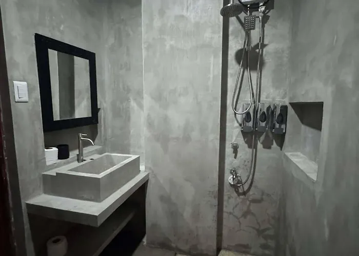 Greyhouse Queen Bed ホテル